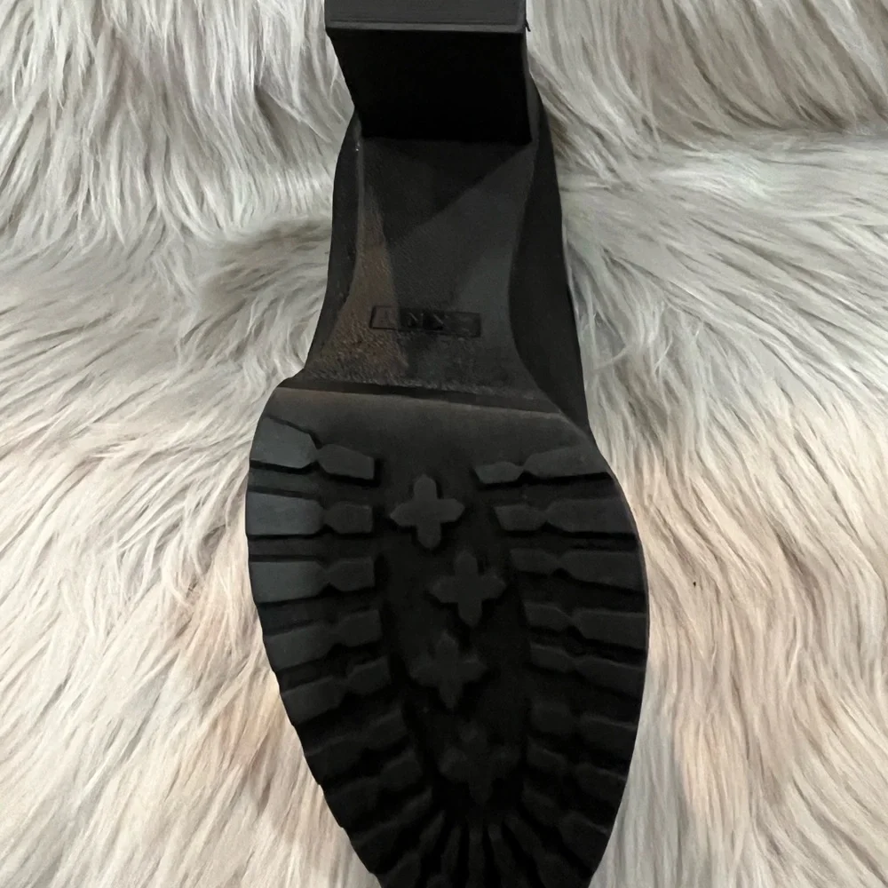 DKNY Black/White Logo Tessa Stretch Knit Chunky Rugged Heel Sock Fit Booties.NEW - Picture 6 of 9